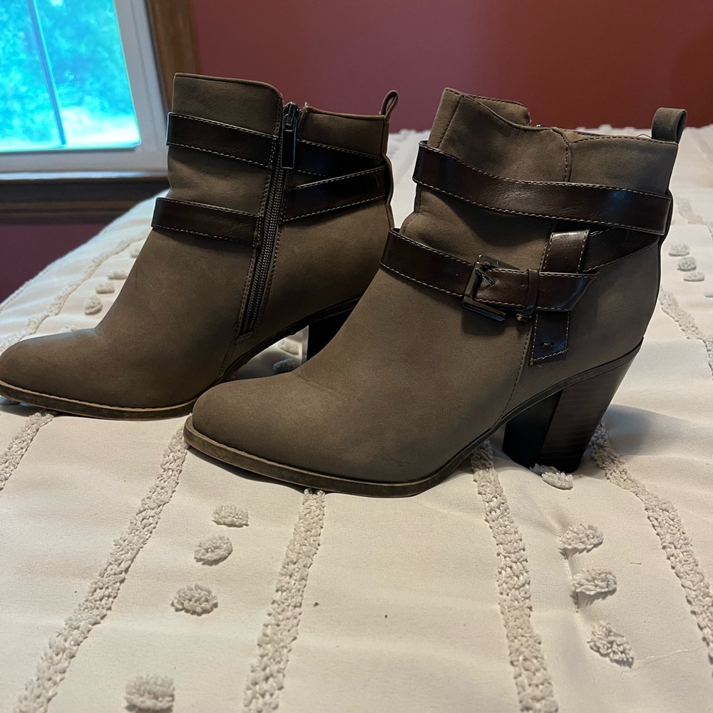 Maurice’s size 9 brown ankle boots, used only a handful of times